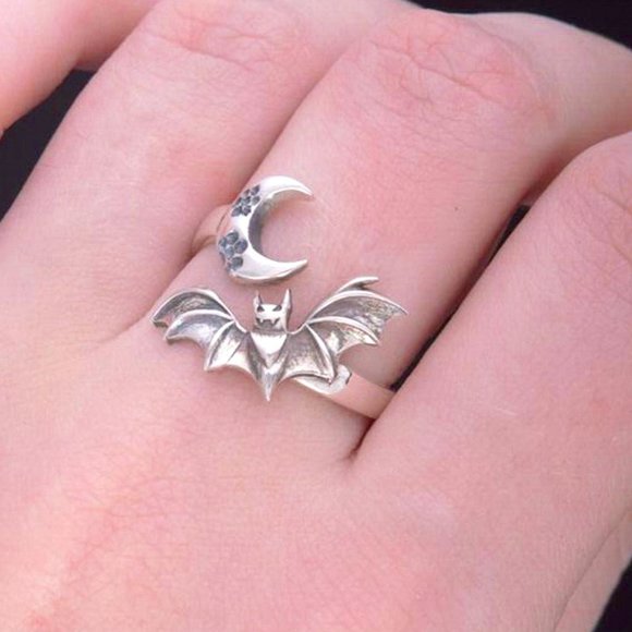Baroque Vintage Jewelry - Bat & Crescent Moon Silver Adjustable Open Ring